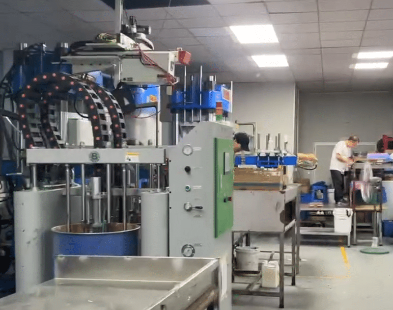 WYD Bao'an shop floor with press-side equipment on the steel compression path